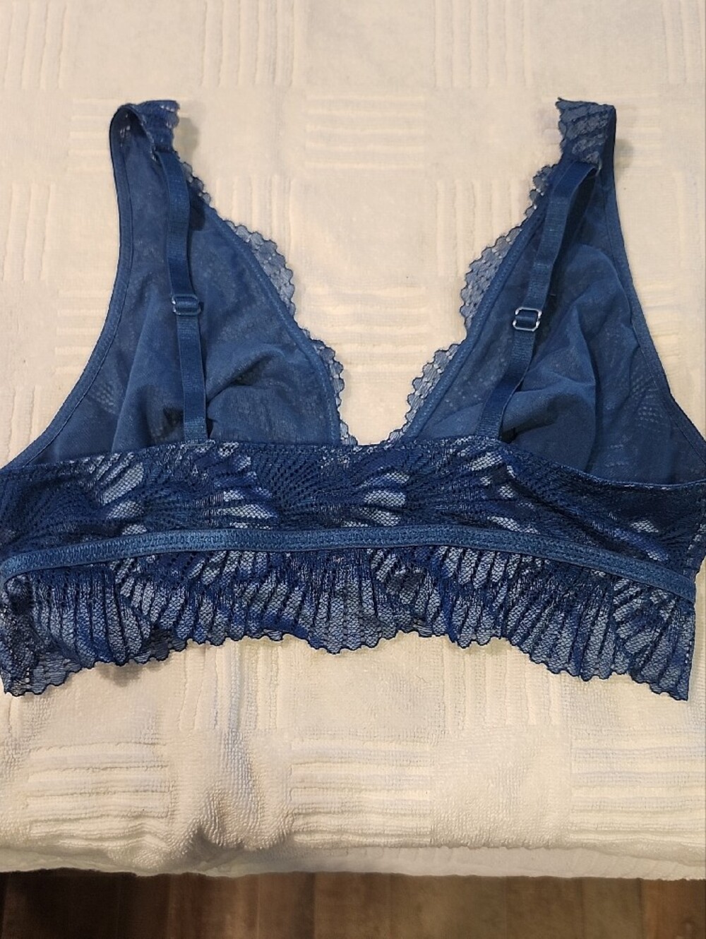 La Vie En Rose Navy Lace Front-Closure Bralette - Picture 2 of 8